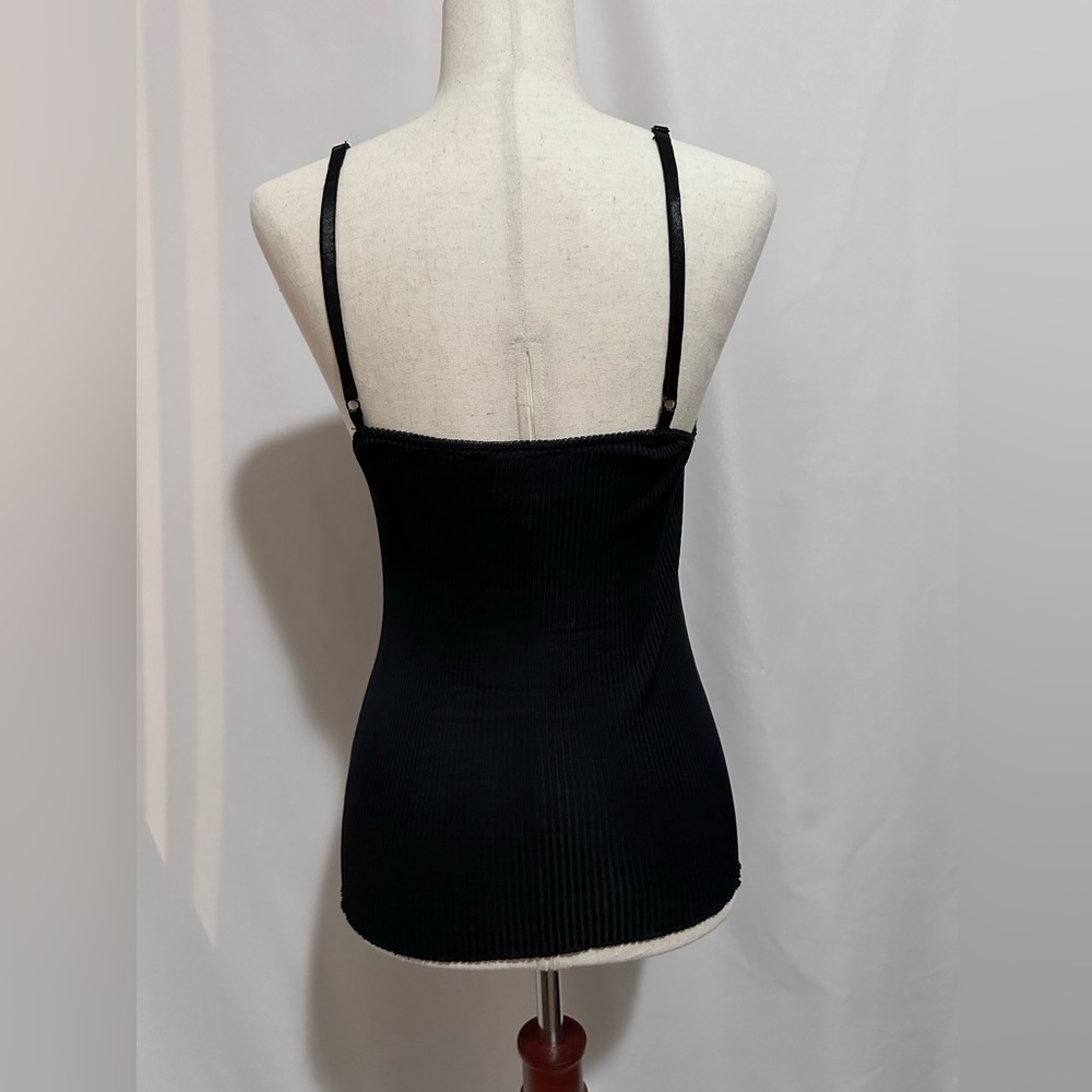 BCBGMaxAzria Ribbed Silk Tank Top. Size: M/L - Picture 3 of 4